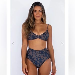 NWT Skatie Scarlette Bottoms in Honolulu